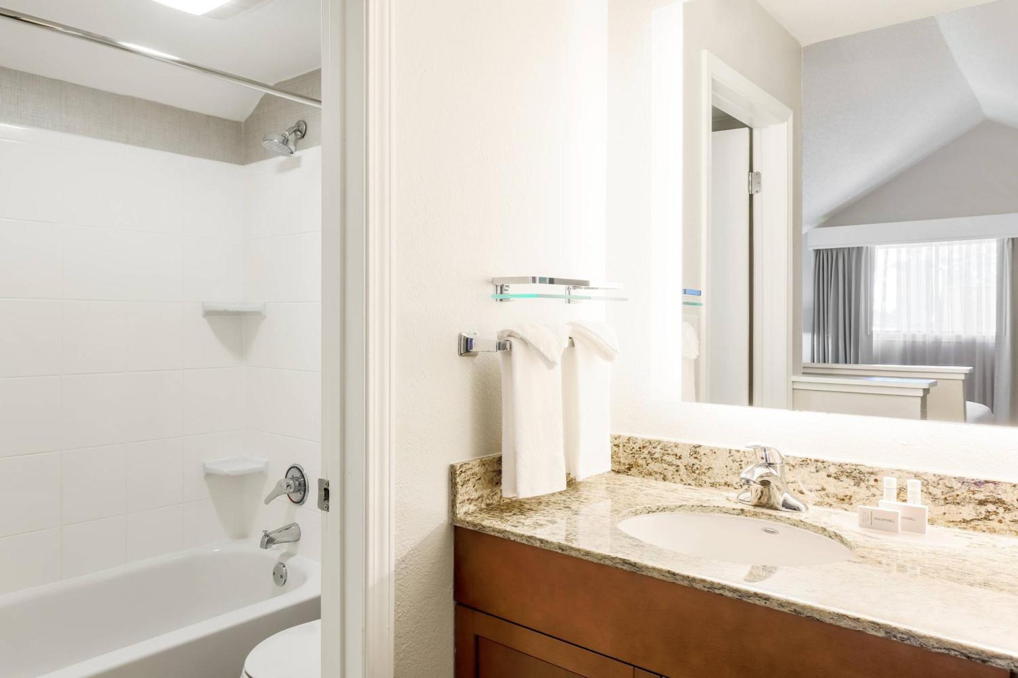 Residence Inn By Marriott Atlanta Cumberland/Galleria Смирна Экстерьер фото