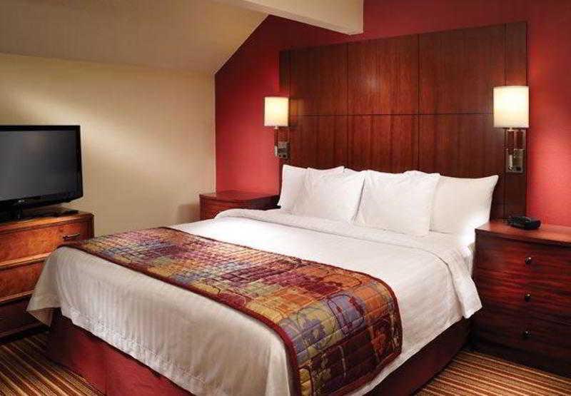 Residence Inn By Marriott Atlanta Cumberland/Galleria Смирна Номер фото